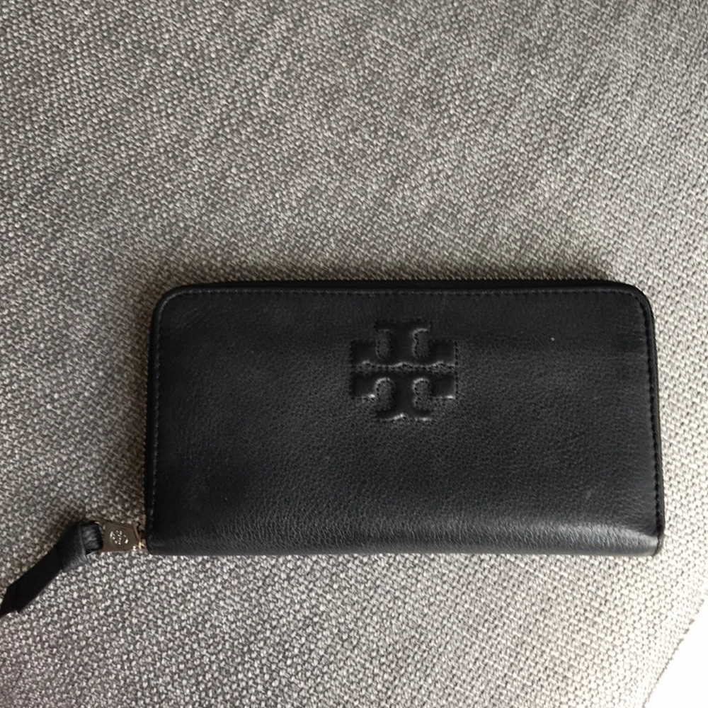 Black Tory Burch wallet!